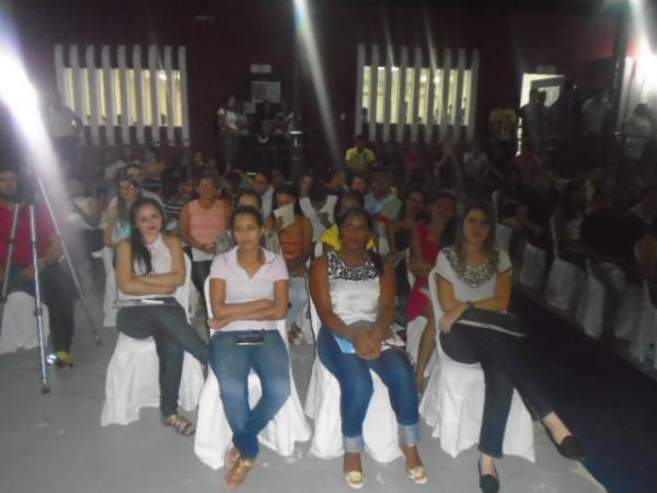 Acad&ecirc;micos participam de abertura da X Semana de Enfermagem da FAESF.(Imagem:FlorianoNews)