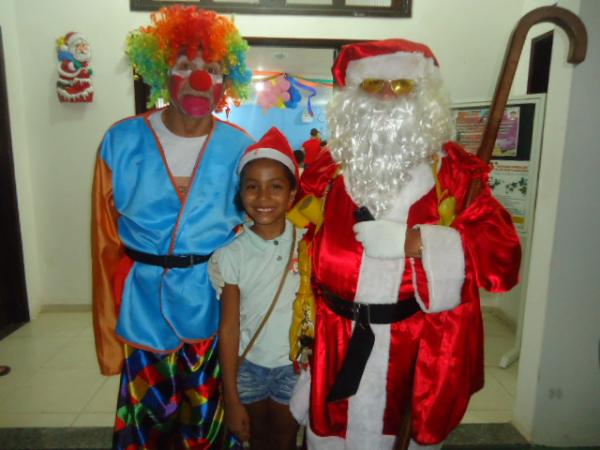 Fraternidade Esp&iacute;rita Allan Kardec realizou festa de Natal para crian&ccedil;as florianenses.(Imagem:FlorianoNews)