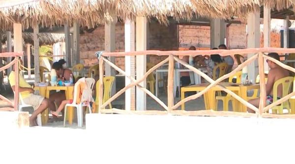 Barracas de praia em Lu&iacute;s Correia.(Imagem:Reprodu&ccedil;&atilde;o/TV Clube)