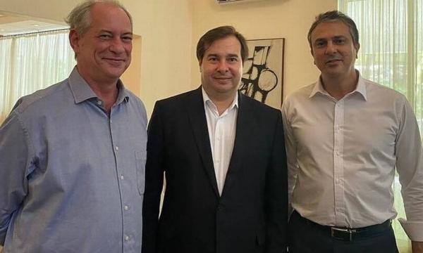 Rodrigo Maia articula criação de bloco para eleger seu sucessor