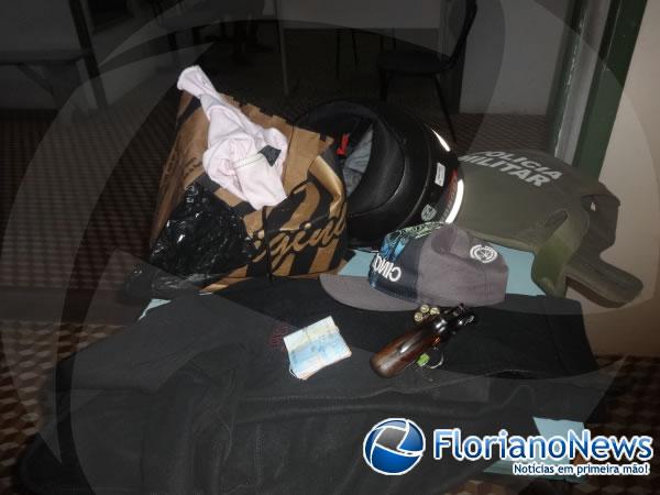 Pol&iacute;cia Militar prende acusados de disparos e assalto em posto de combust&iacute;vel em Floriano.(Imagem:FlorianoNews)
