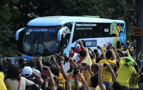 Seleção chega à Granja Comary e inicia preparação para pegar Colômbia