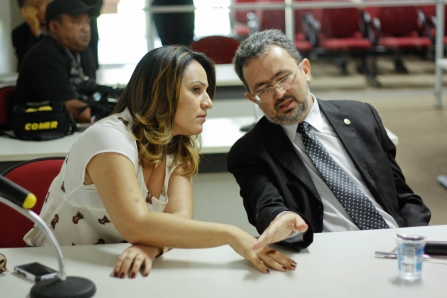 Comissão que investiga caos na telefonia móvel do Piauí quer apoio do Judiciário