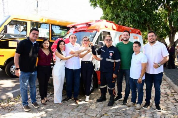 Prefeitura de Floriano entrega veículos e equipamentos para saúde, educação e infraestrutura