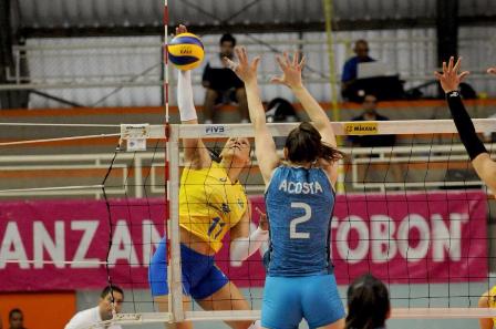 Brasil atropela Argentina pela estreia do Sul-Americano feminino de voleibol