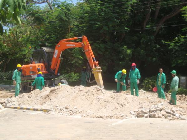 Obras do esgotamento(Imagem:reda&ccedil;ao)