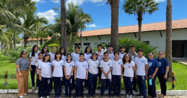 Alunos do Cívico Militar participam de atividade extraclasse do projeto ExpoArte