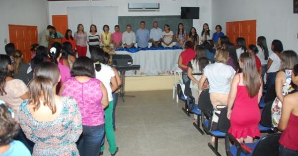 Professores recebem certificado do Curso de Extens&atilde;o em Educa&ccedil;&atilde;o Integrada.(Imagem:Waldemir Miranda)
