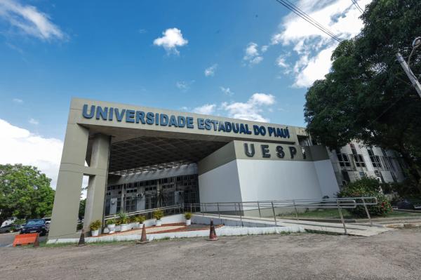Uespi divulga tabela de pagamento anual de bolsas aos estudantes; confira as datas