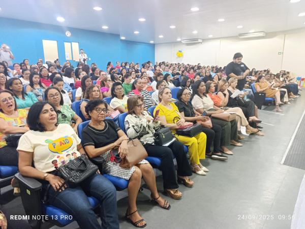 Floriano realiza III Semin&aacute;rio Municipal de Boas Pr&aacute;ticas do PPAIC 2025.(Imagem:FlorianoNews)