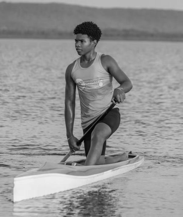 L&iacute;vio Claudinei Sales Santos, de 15 anos, morreu ap&oacute;s cair na Barragem do Bezerro em Jos&eacute; de Freitas, no Piau&iacute;.(Imagem: Jarbas Chaves)