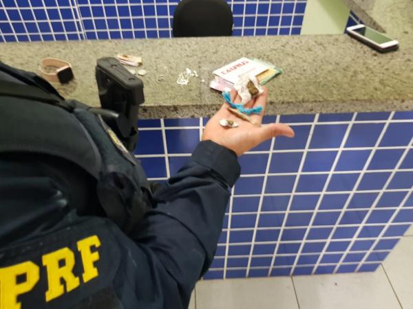 Adolescente com droga na calcinha e tio são detidos pela PRF após perseguição no Piauí