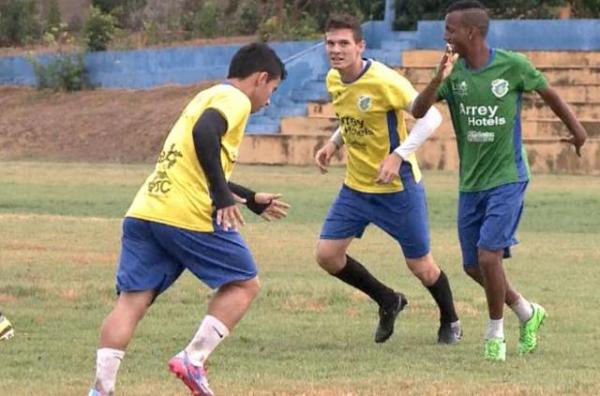 Treino do Altos antes do embarque(Imagem:Reprodu&ccedil;&atilde;o/TV Clube)