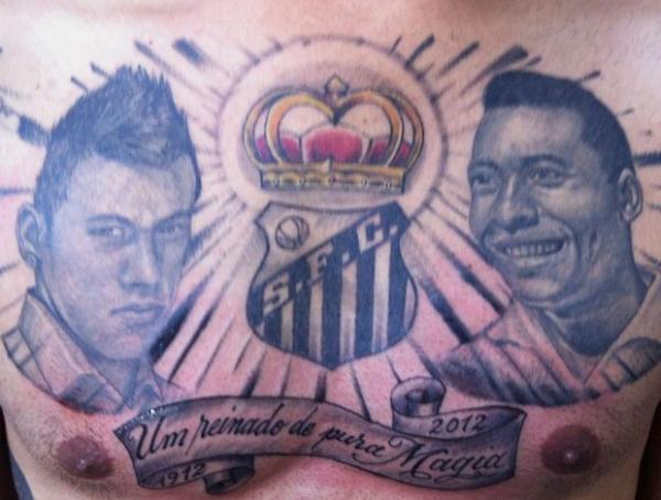 Santistas eternizam rostos de Pelé e Neymar com tatuagens