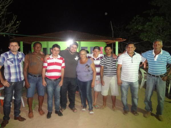 Comemora&ccedil;&atilde;o do partido PT  pela elei&ccedil;&atilde;o do vereador Andr&eacute; na Comunidade Morrinhos(Imagem:FlorianoNews)