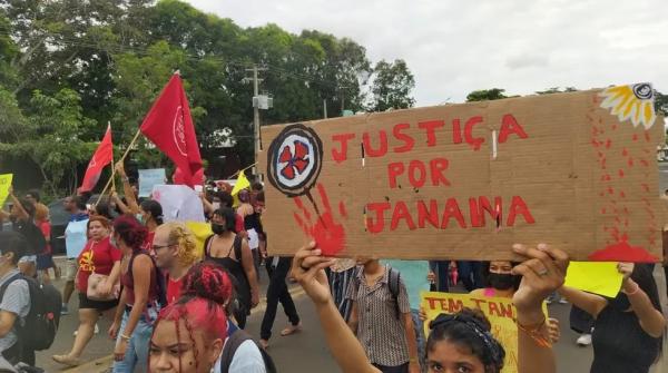 Estudantes da UFPI protestam pelo 3&ordm; dia ap&oacute;s estupro e morte de aluna em sala da institui&ccedil;&atilde;o.(Imagem:Andr&ecirc; Nascimento/g1)