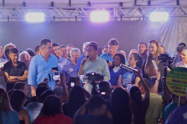 Joel e Ciro apresentam propostas em evento com multidão na zona Norte de Teresina(Imagem:Ascom)