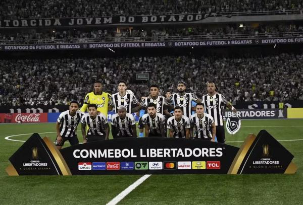 Botafogo resgata aura vencedora em luta por vaga e se recoloca nos trilhos em jogo de "tudo ou nada"