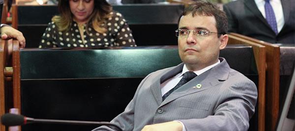 F&aacute;bio Novo tenta chegar &agrave; presid&ecirc;ncia da Casa Legislativa.(Imagem:Alepi)