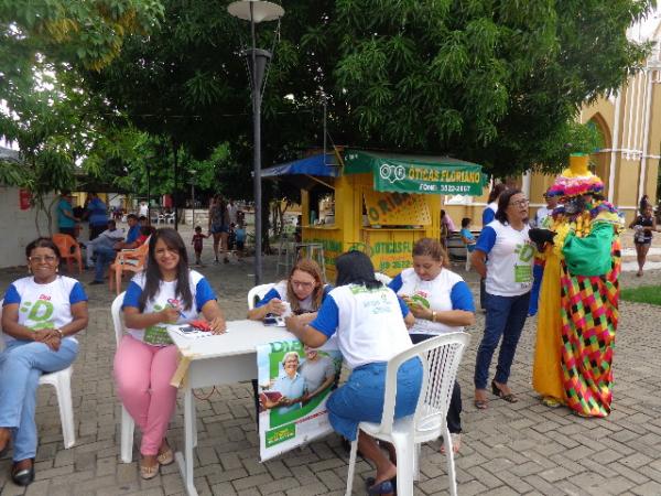 10ª GRE promove Dia "D" de matrículas da EJA no Centro de Floriano