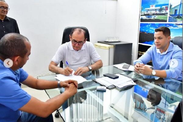  Inaugurado projeto de urbaniza&ccedil;&atilde;o na bifurca&ccedil;&atilde;o das Ruas Coelho Rodrigues e do Amarante, em Floriano.(Imagem:Reprodu&ccedil;&atilde;o/Instagram)