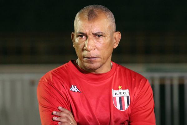 Ex-técnico do Figueirense, Hemerson Maria se solidariza com elenco após W.O.