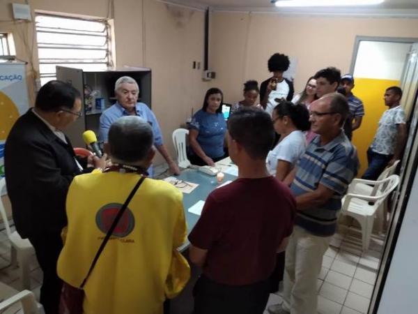 Dom Edivalter e PASCOM fazem segundo dia de visitas aos ve&iacute;culos de comunica&ccedil;&atilde;o.(Imagem:PASCOM)
