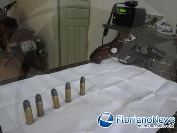 Homem &eacute; preso em flagrante portando arma e muni&ccedil;&otilde;es em Bar&atilde;o de Graja&uacute;.(Imagem:FlorianoNews)