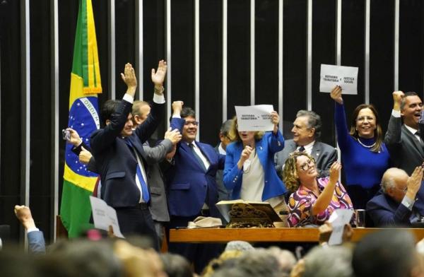Rafael Fonteles comemora aprovação da reforma tributária