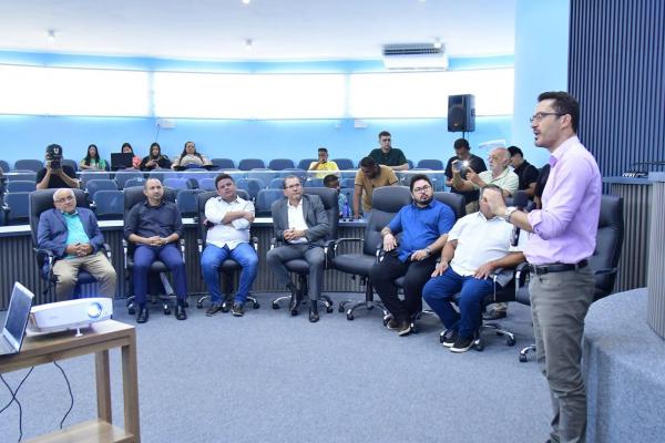 Vereadores cobram melhorias em reunião com Águas do Piauí na Câmara Municipal