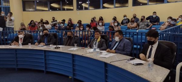 C&acirc;mara de Floriano encerra ano Legislativo com aprova&ccedil;&atilde;o de projeto que cria cargos comissionados.(Imagem:FlorianoNews)