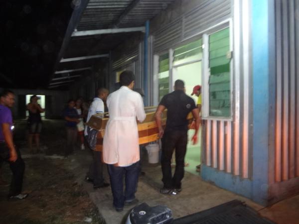 Bombeiros resgatam corpo de homem afogado no Rio Parna&iacute;ba.(Imagem:FlorianoNews)