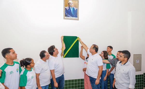 Rafael Fonteles entrega reforma de escola que vai beneficiar estudantes em Alvorada do Gurguéia
