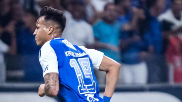 Cruzeiro goleia o Grêmio e continua na caça ao líder Flamengo no Brasileirão