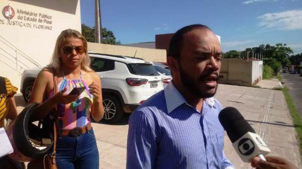 Candidatos do concurso de Floriano v&atilde;o ao Minist&eacute;rio P&uacute;blico e cobram anula&ccedil;&atilde;o de provas.(Imagem:FlorianoNews)