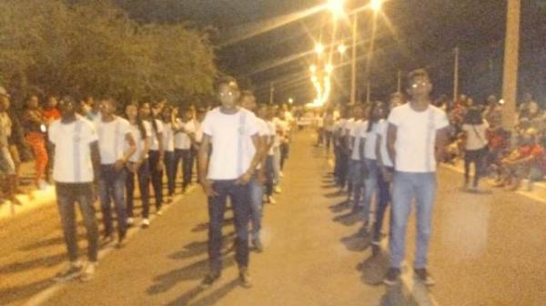 Desfile C&iacute;vico na Avenida Beira rio encerra Semana da P&aacute;tria em Floriano.(Imagem:FlorianoNews)