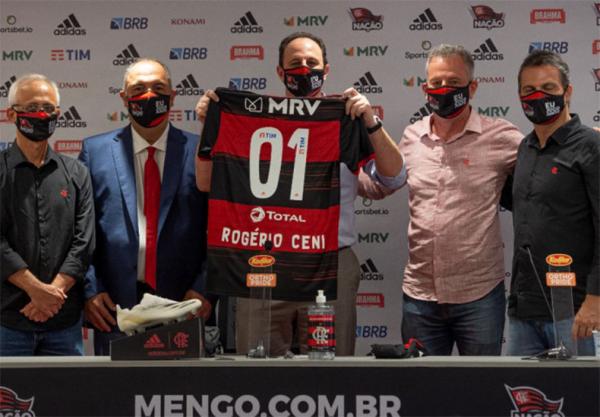 Rogério Ceni chega ao Flamengo com aval de Zico