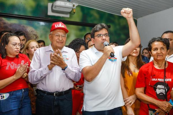 O prefeito de Teresina oficializou o apoio na sede do PT do Piau&iacute;, ao lado do governador eleito Rafael Fonteles. (Imagem:Divulga&ccedil;&atilde;o/Ascom)