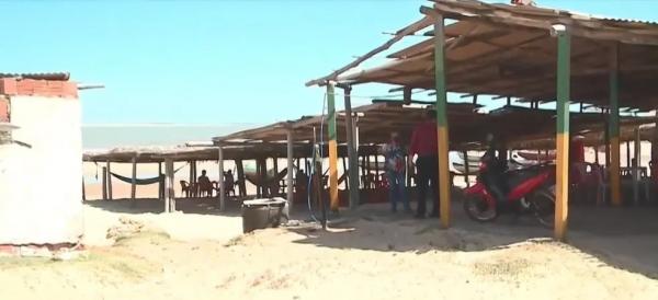  Moradores e comerciantes da praia Pedra do Sal no PI sofrem h&aacute; 8 anos com abastecimento irregular de &aacute;gua.(Imagem: Reprodu&ccedil;&atilde;o )