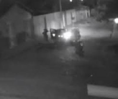 Mãe retira quatro crianças de carro durante assalto no Dirceu