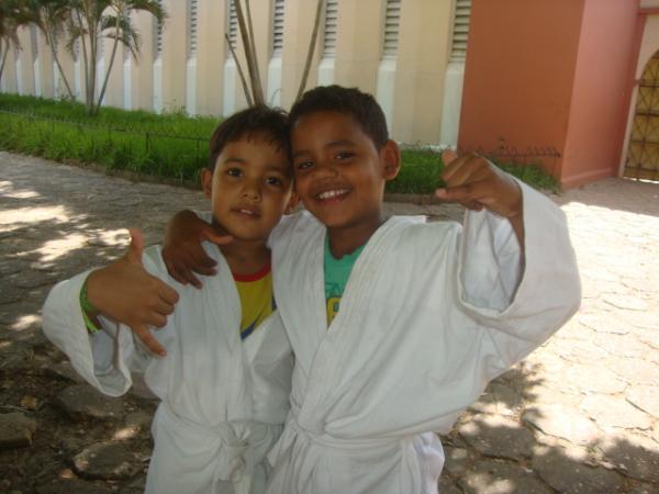 JOVENS JUDOCAS(Imagem:REDA&Ccedil;AO)