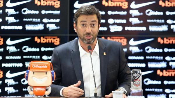 Funcionários do Corinthians se revoltam com quebra de protocolo no CT