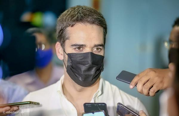 Dória ameça desistir e tucano tenta convencer Leite a concorrer à reeleição