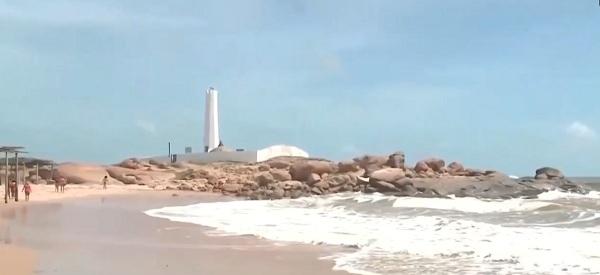 Sem água, moradores e comerciantes da Praia Pedra do Sal dependem de carro-pipa no Litoral do Piauí