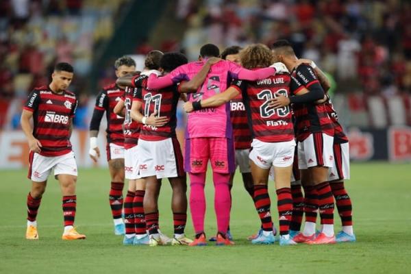 Flamengo se vê em xeque e patina de novo na hora da decisão