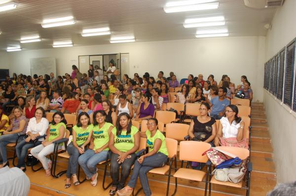 Mais de 200 professores participam da abertura oficial do PNAIC de Floriano
