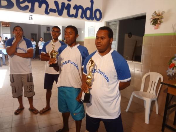 APAE de Floriano comemorou a vit&oacute;ria de alunos em olimp&iacute;adas estaduais.(Imagem:FlorianoNews)