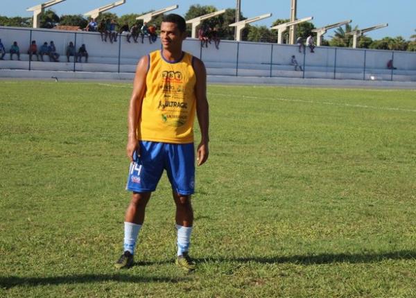 Luciano relembra gol que encaminhou o bi: "Ganhar do River-PI é diferente"