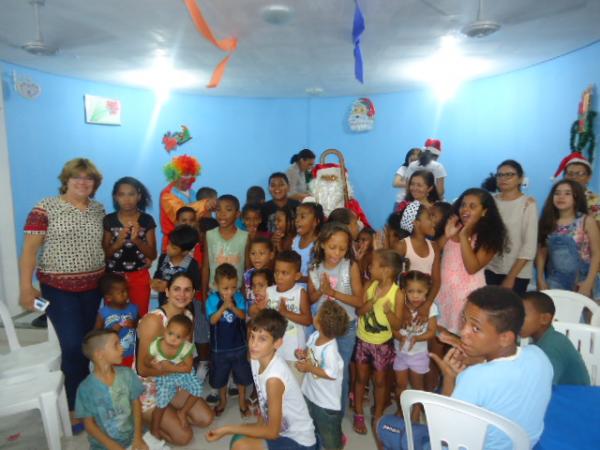 Fraternidade Esp&iacute;rita Allan Kardec realizou festa de Natal para crian&ccedil;as florianenses.(Imagem:FlorianoNews)