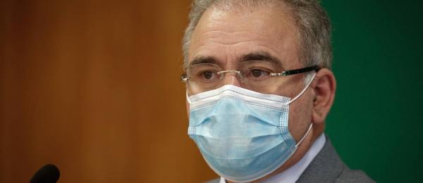 Ministro da Saúde faz apelo para países com doses extras de vacina contra Covid-19 ajudarem Brasil